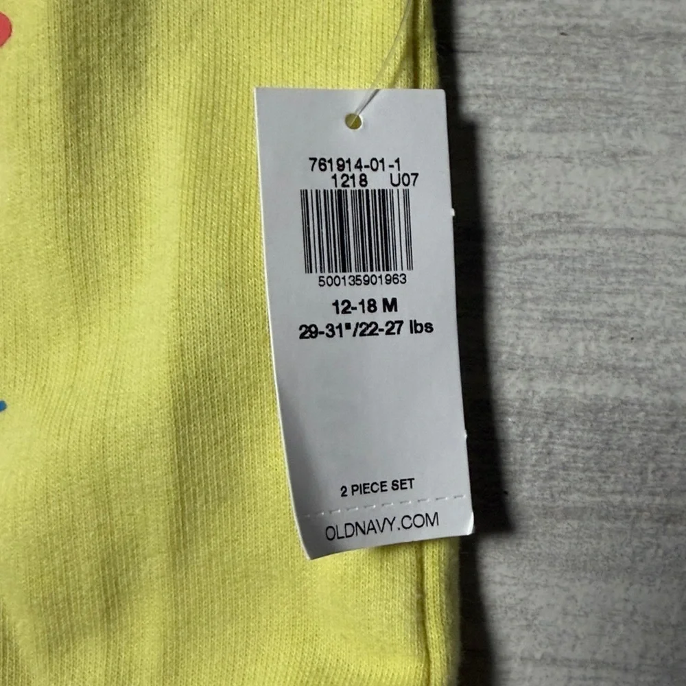 Old Navy French-Terry Yellow Graphic Tee and Shorts Set size 12-18 months unisex